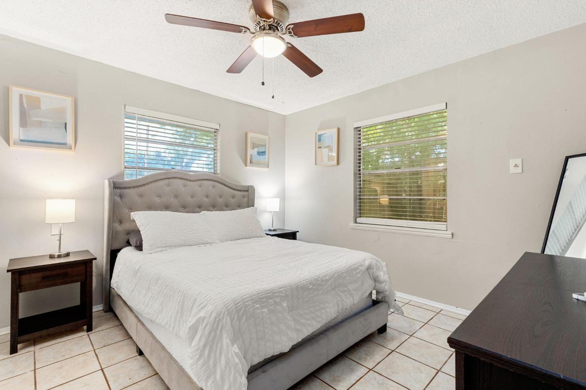 Cozy 3 Bedroom With Hot Tub 2 Min Away From Lackland San Antonio Eksteriør billede