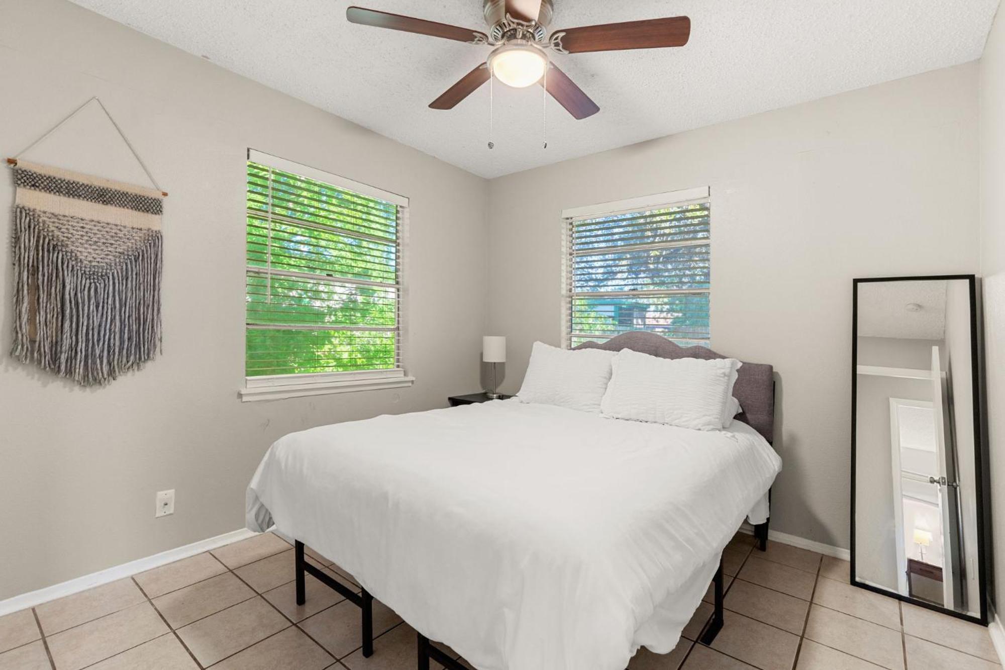 Cozy 3 Bedroom With Hot Tub 2 Min Away From Lackland San Antonio Eksteriør billede