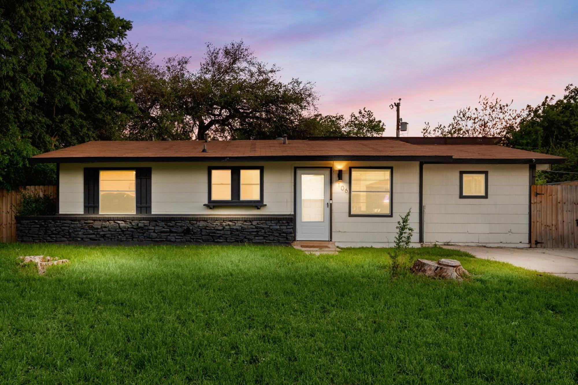 Cozy 3 Bedroom With Hot Tub 2 Min Away From Lackland San Antonio Eksteriør billede